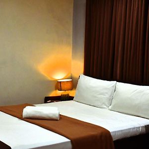 OYO 737 Arzo Hotels&Resorts - Makati